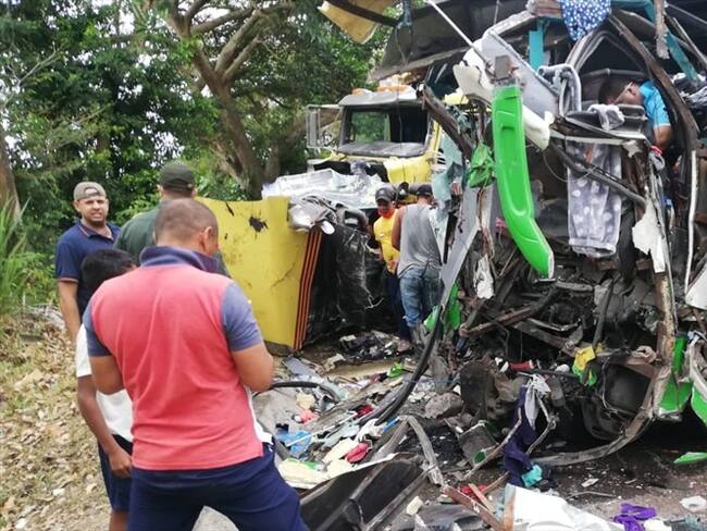 Testigos del accidente de tránsito aseguran que el bus viajaba con más de 40 personas. Foto: Cortesía
