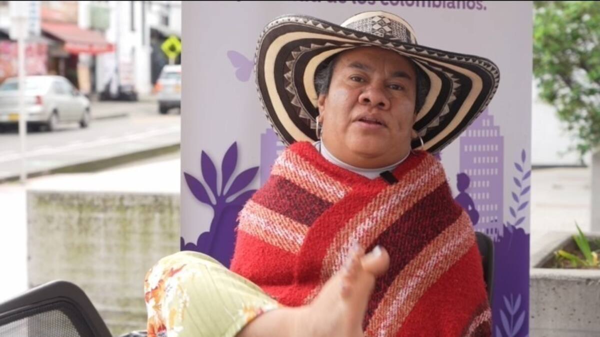 Odalis Morales: la historia de la maestra artesana que teje con los pies