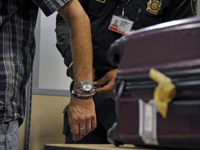 Varios empleados de una aerolínea habrían aprovechado su trabajo en la terminal para trasladar cocaína en chalecos hasta las salas de abordaje. Foto: Getty Images