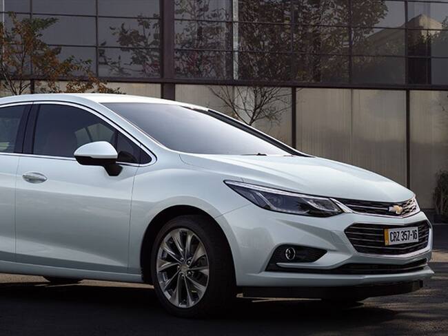 LEGAL : “Foto referencial, las versiones y accesorios pueden no coincidir con las disponibles en Colombia”.