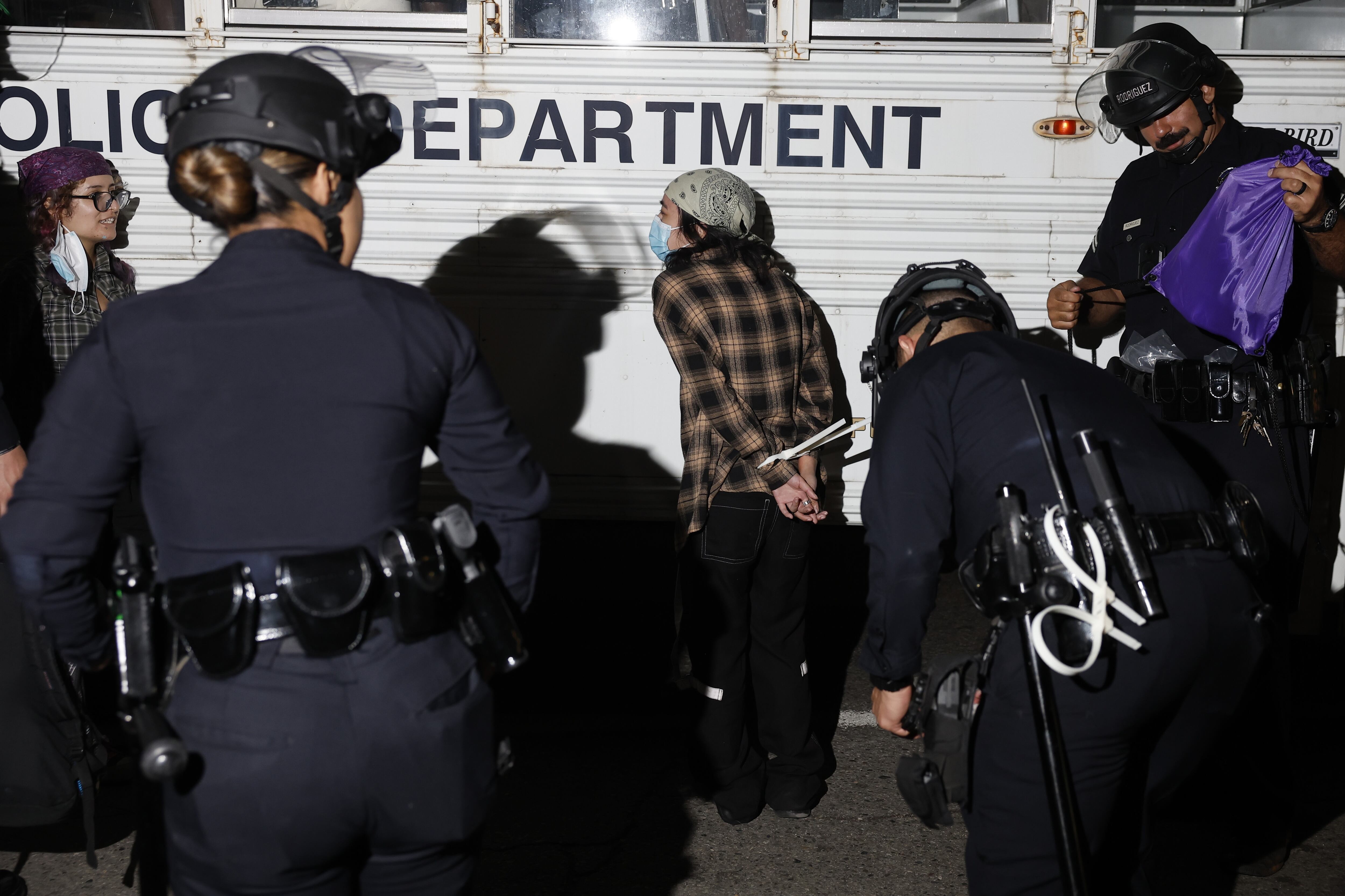Protestas en Los Ángeles. Foto: EFE/EPA/CAROLINE BREHMAN.