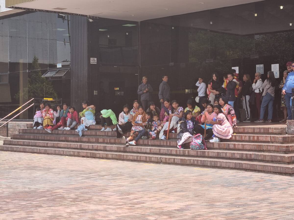 Indígenas Embera proponen demandas ante la Secretaría de Educación en Bogotá
