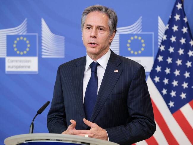 BRUSSELS, BELGIUM - MARCH 4: United States Secretary of State Antony Blinken (L) is welcomed by the EU Commission's President (Unseen) prior a bilateral meeting in the Berlaymont, the EU Commission headquarter on March 4, 2022 in Brussels, Belgium. (Photo by Thierry Monasse/Getty Images)