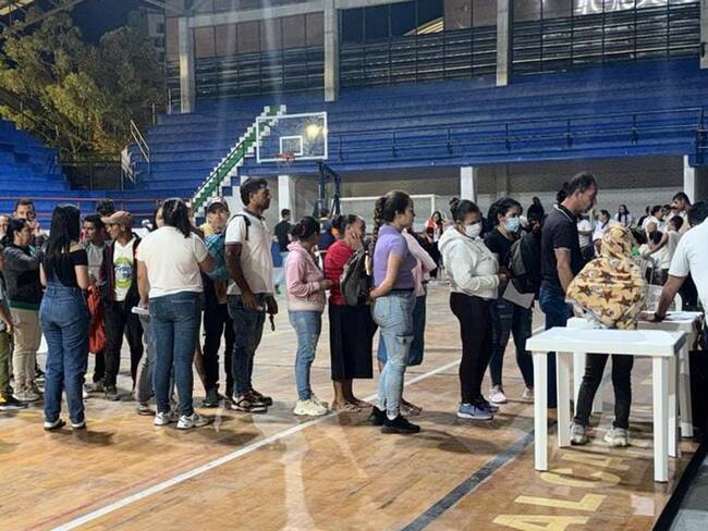 Personas desplazadas por la violencia en la región del Catatumbo. Foto: EFE