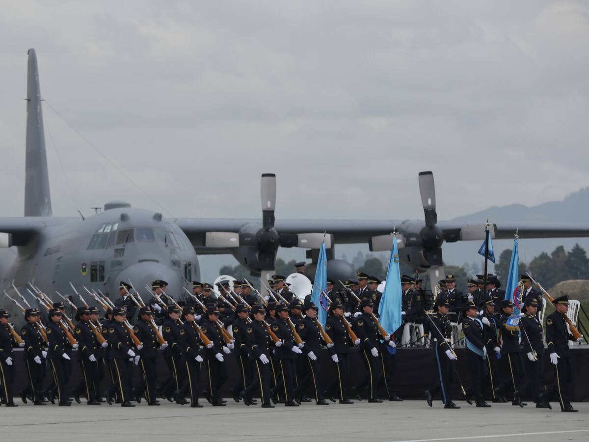 Denuncian millonario contrato en la Fuerza Aérea Colombiana