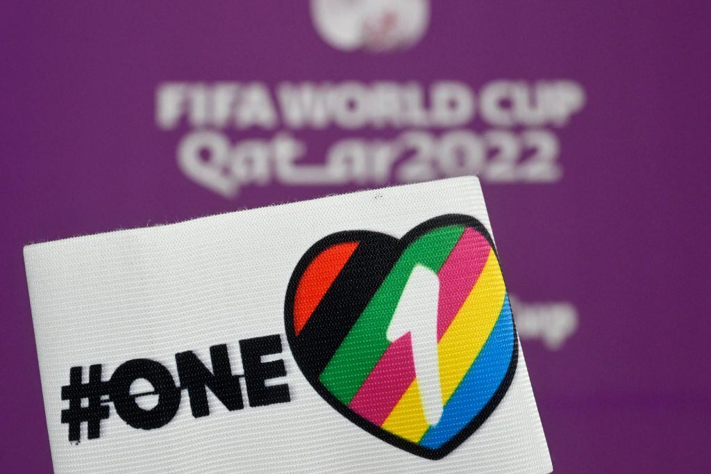 Brazalete inclusivo one love ( Photo by Peter De Voecht / Photo News via Getty Images)