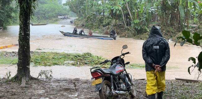 La grave situación ha impactado a más de 1.500 personas de siete comunidades indígenas, dos consejos comunitarios y a los campesinos productores de alimentos. Crédito: Comunicaciones Alcaldía de Piamonte, Cauca.
