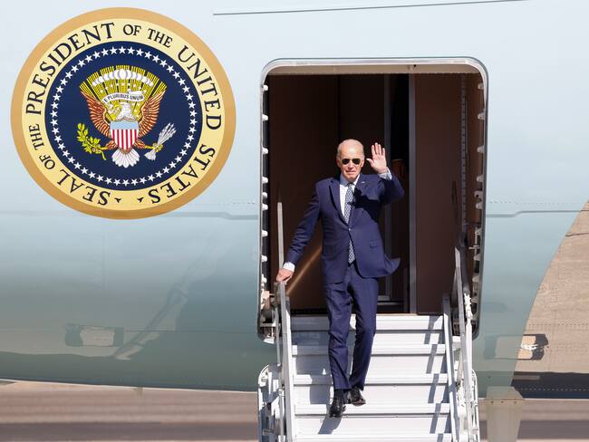 Mountain View (United States), 26/09/2023.- US President Joe Biden disembarks from Air Force One at Moffett Federal Airfield in Mountain View, California, USA, 26 September 2023. Biden will participate in a campaign reception in the San Francisco Bay Area and will hold a meeting with the President&#039;s Council of Advisors on Science and Technology (PCAST) in San Francisco on 27 September. EFE/EPA/JOHN G. MABANGLO