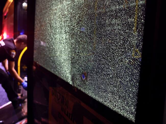 Ataque a bus en Jerusalén. (Photo by AHMAD GHARABLI/AFP via Getty Images)