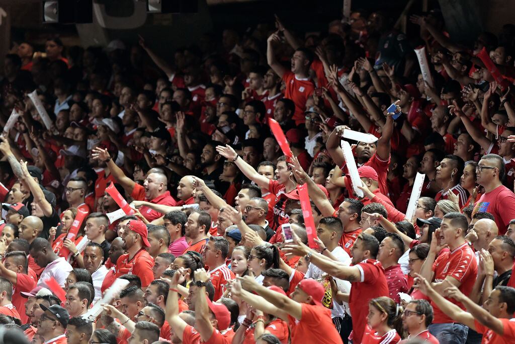 Seguidores del América de Cali en el Estadio Pascual Guerrero. (Photo by Gabriel Aponte/Vizzor Image/Getty Images)