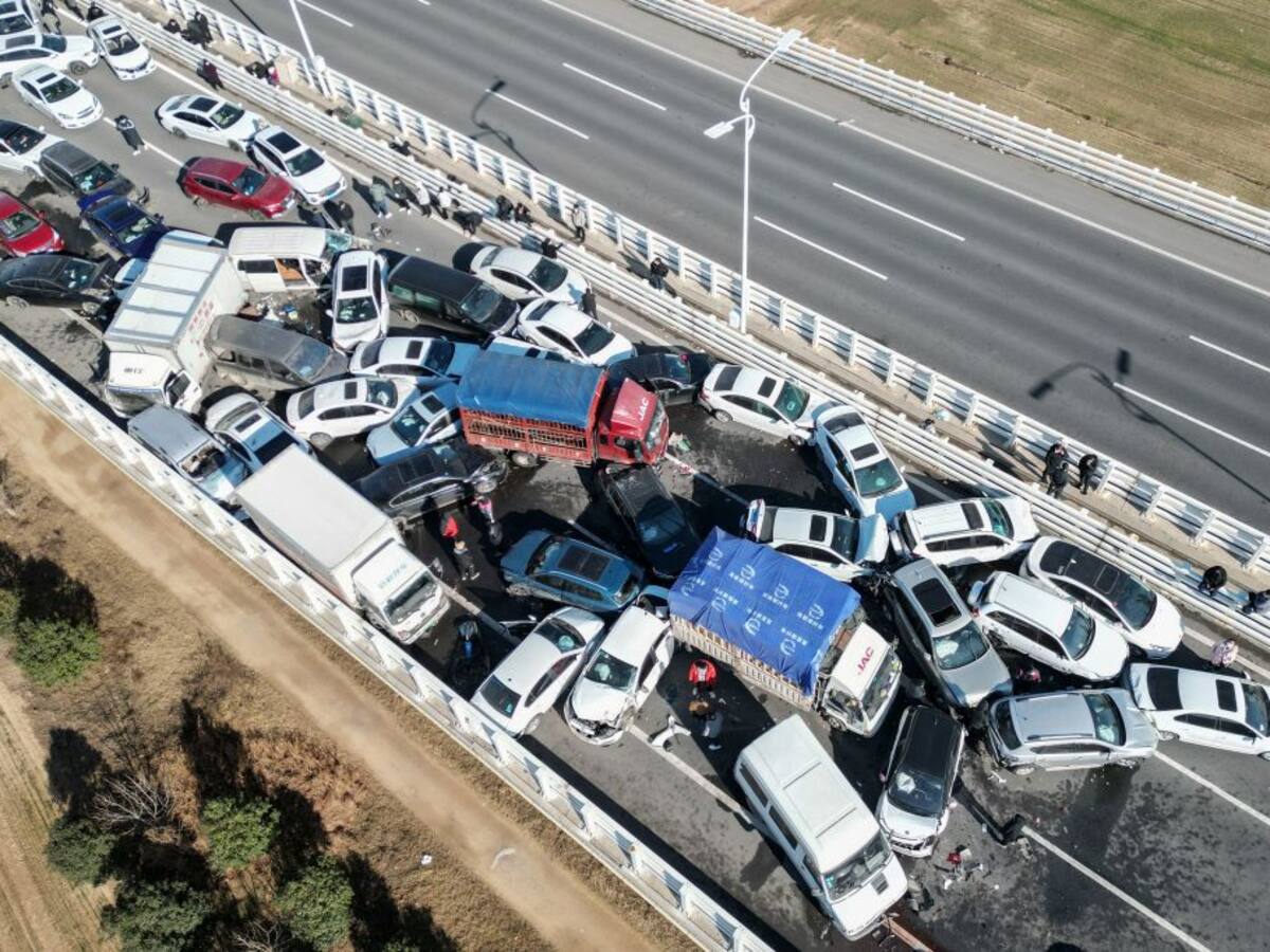 Más de 200 vehículos involucrados en una colisión múltiple en China