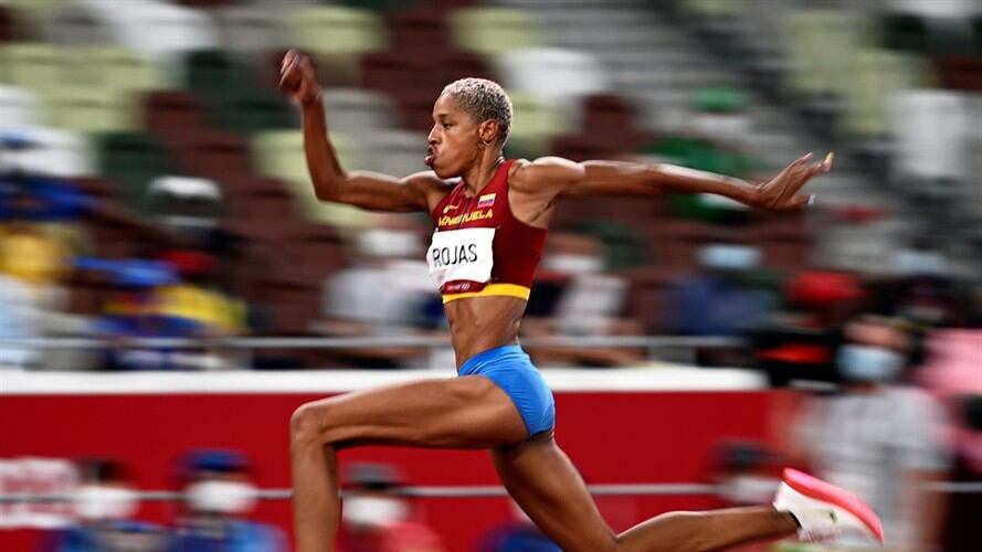 El registro de Yulimar Rojas mejora en 17 centímetros la plusmarca mundial establecida por la ucraniana Inessa Kravets el 10 de agosto de 1995. Foto: Agencia EFE / CHRISTIAN BRUNA