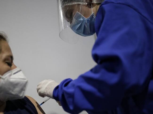 ¿Cuáles son los errores que le cuestan caro a los vacunados contra el COVID-19? Foto: Colprensa