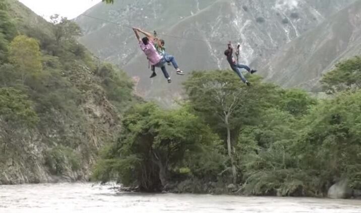 Ordenan capacitar a menores que usan tarabita para atravesar el río Chicamocha. Foto: Suministrada