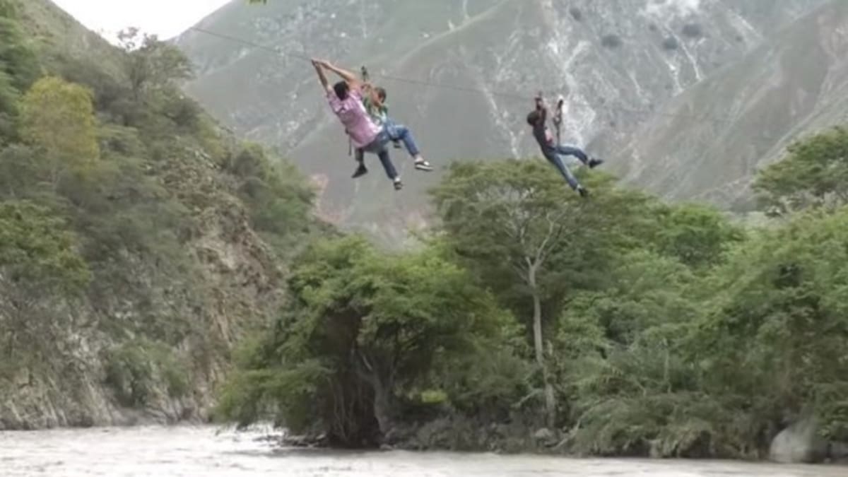 Ordenan capacitar a menores que usan tarabita para atravesar el río Chicamocha