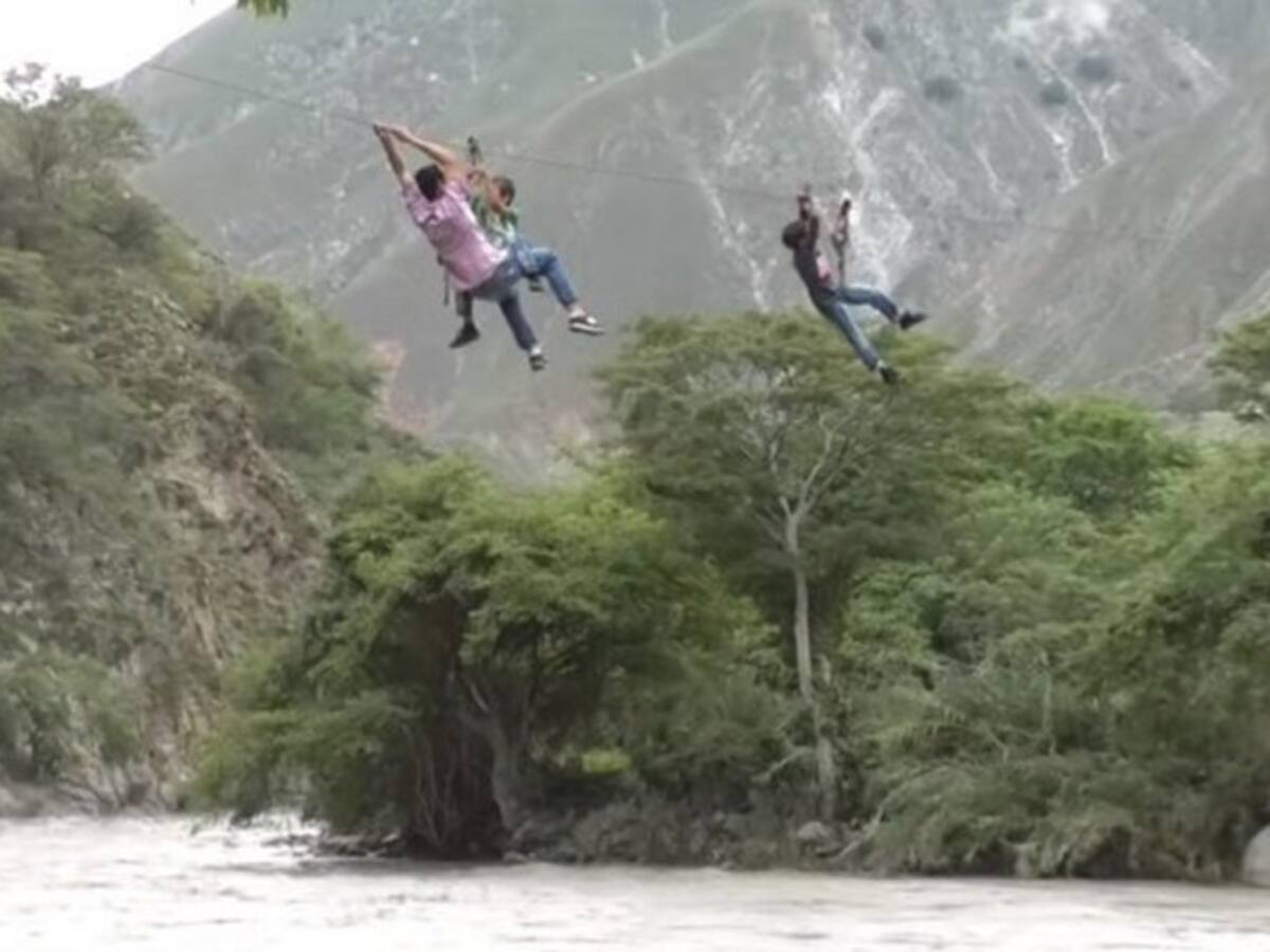 Ordenan capacitar a menores que usan tarabita para atravesar el río Chicamocha