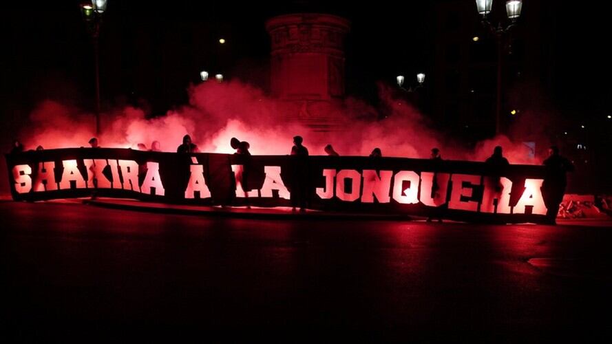 Indignación por el insulto de barras del PSG a Shakira. Foto: Twitter: @shakpinkscIown