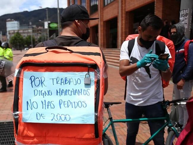 Parecemos contratistas. Ellos solo nos ponen la materia prima, que son los domicilios, pero nosotros ponemos todo lo demás. Foto: Colprensa