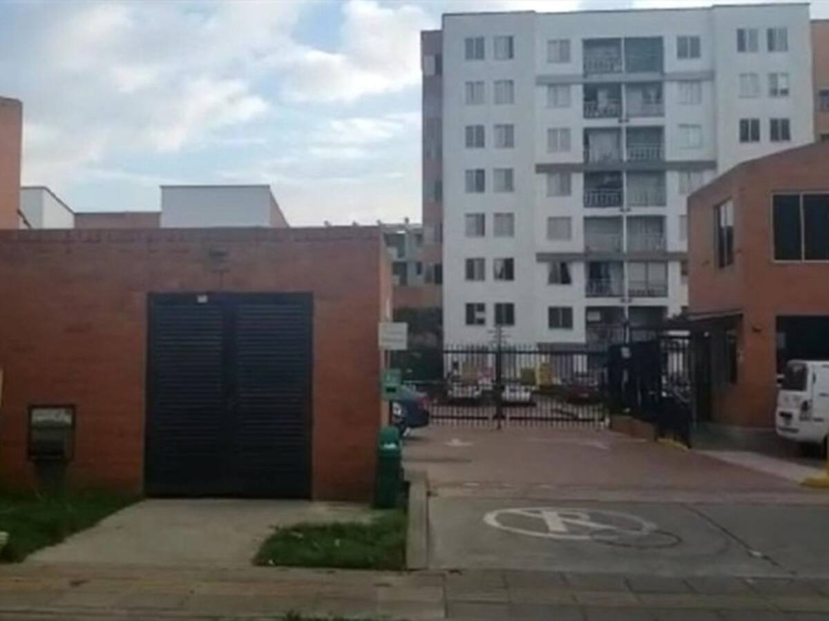 Investigan razones por las que un hombre se lanzó de un cuarto piso en Cali