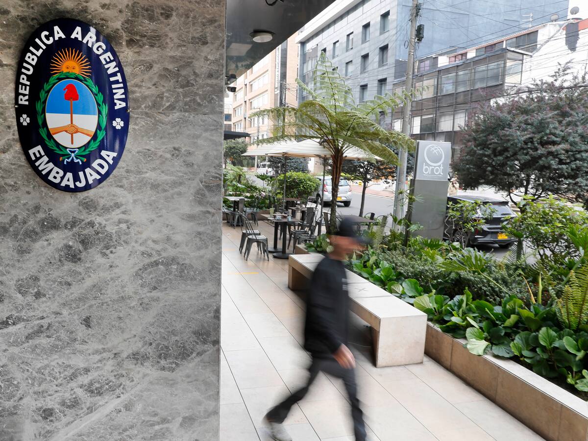 Análisis: ¿Qué implica la decisión de expulsar diplomáticos argentinos de Colombia?