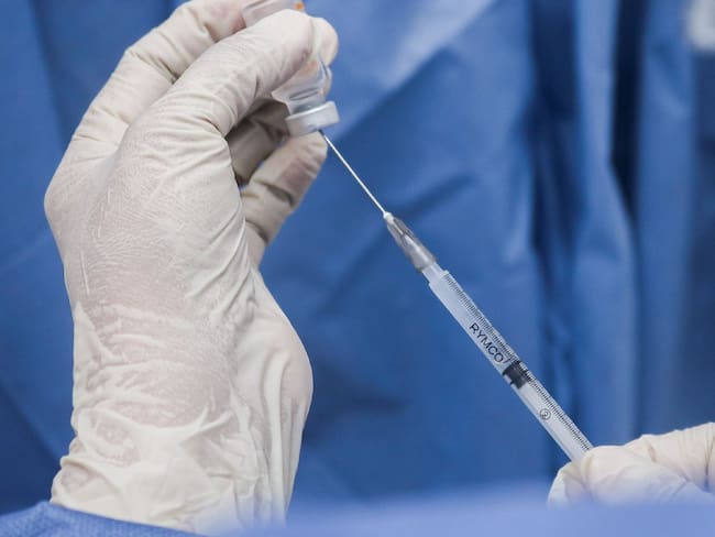 La vacuna Zivifax empezó a ser inoculada en la población china en marzo del año pasado: Alan Azpurua