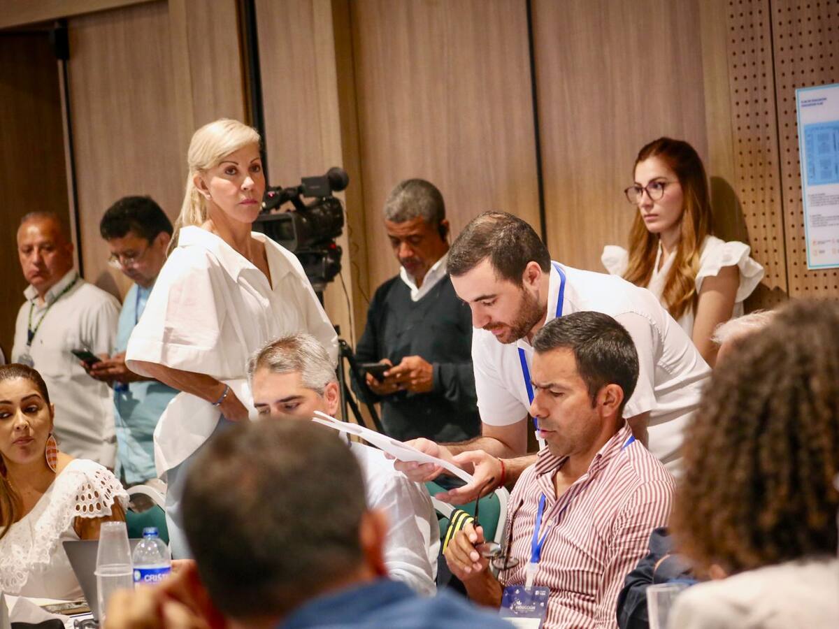 Gobernadores electos en desacuerdo con MinHacienda por escasos recursos para el PAE