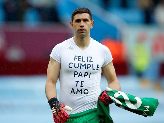 Alberto Martínez, padre de Emiliano 'Dibu' Martínez, explicó las razones de los insultos de su hijo a jugadores de la Selección Colombia en Copa América. Foto: Getty Images/ Malcolm Couzens