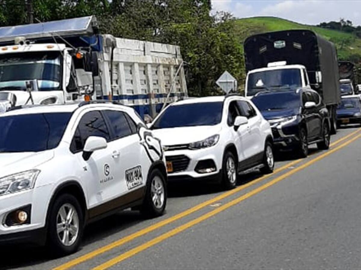 Indígenas del Cauca protestan en la vía Panamericana entre Cali y Popayán