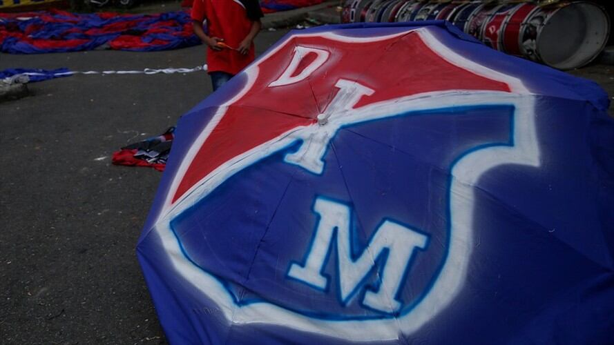 Riña entre hinchas de Nacional y Medellín dejó cuatro heridos. Foto: Colprensa