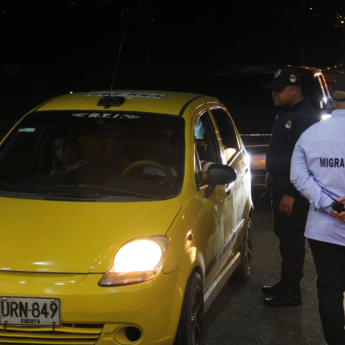 ¿Cómo apostillar documentos venezolanos para que sean válidos en Colombia?