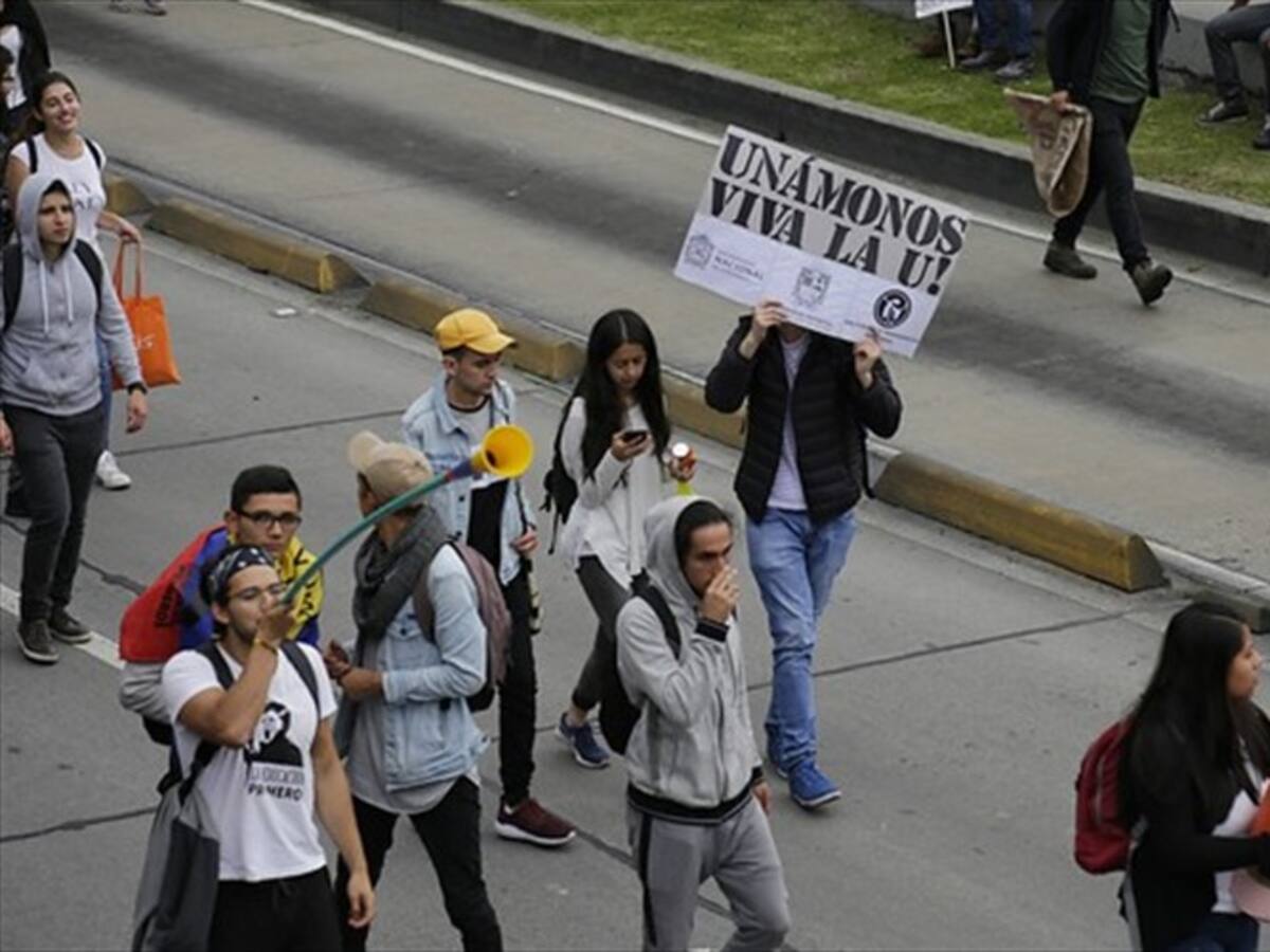 Estudiantes de Unicauca avanzan caminando hasta Bogotá