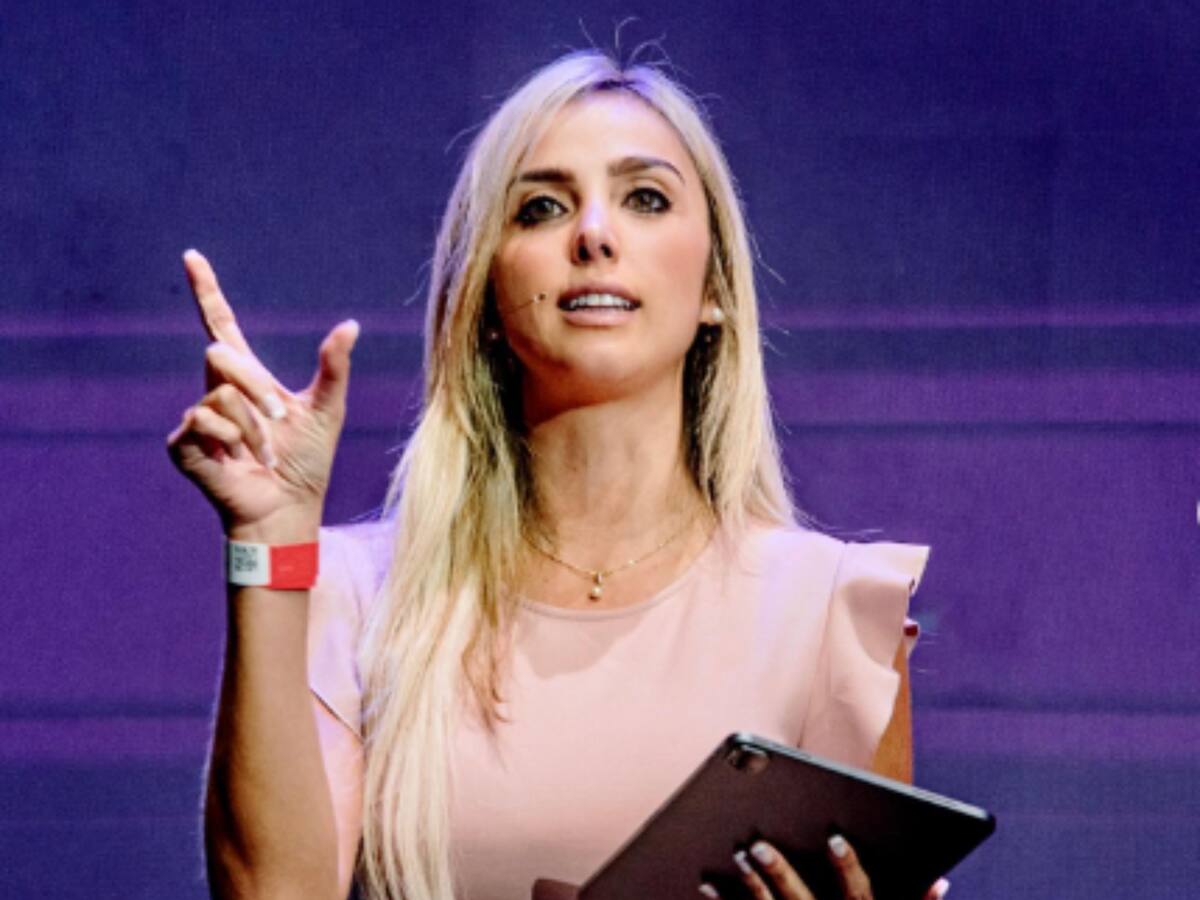 Carolina Novoa presenta su libro ‘El cuerpo grita lo que las emociones callan’