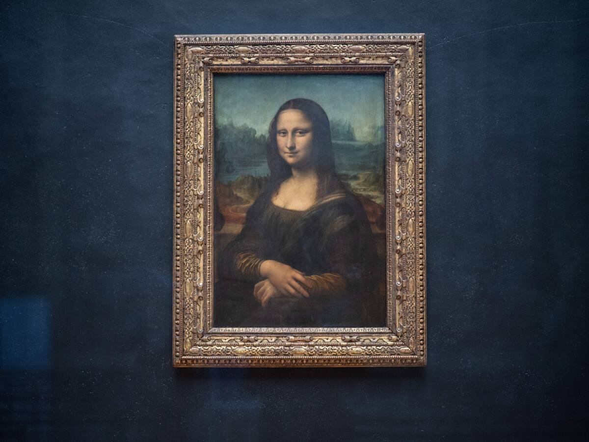 Video: un hombre lanzó una torta contra la Mona Lisa en el Museo de Louvre