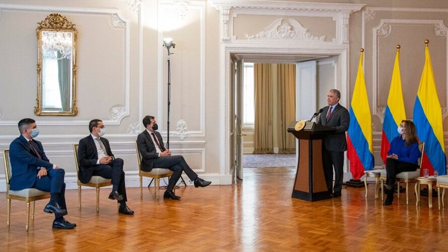 Finanzas de Estados Unidos comparadas con las de Colombia. Foto: Cortesía Presidencia de la República