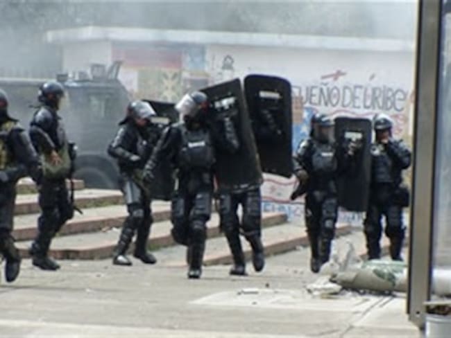Fuertes enfrentamientos entre autoridades y comunidad del sur de Bogotá