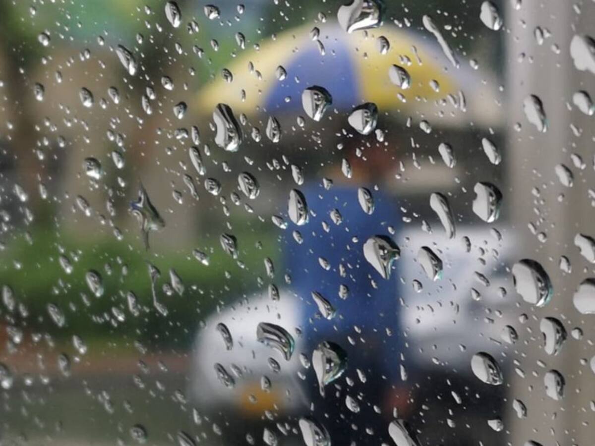 Basuras tapan los canales y por eso se rebosan: Bomberos Bogotá tras emergencia