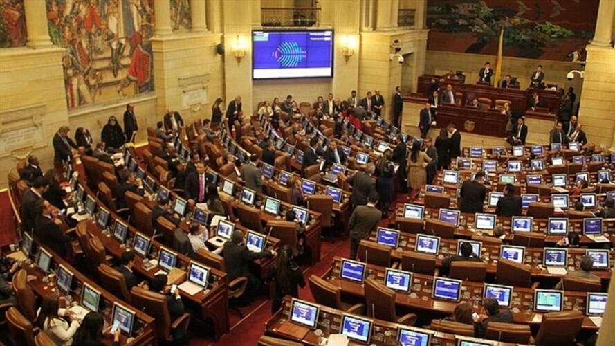 A punto de hundirse proyecto de ley de borrón y cuenta nueva en centrales de riesgos. Foto: Colprensa