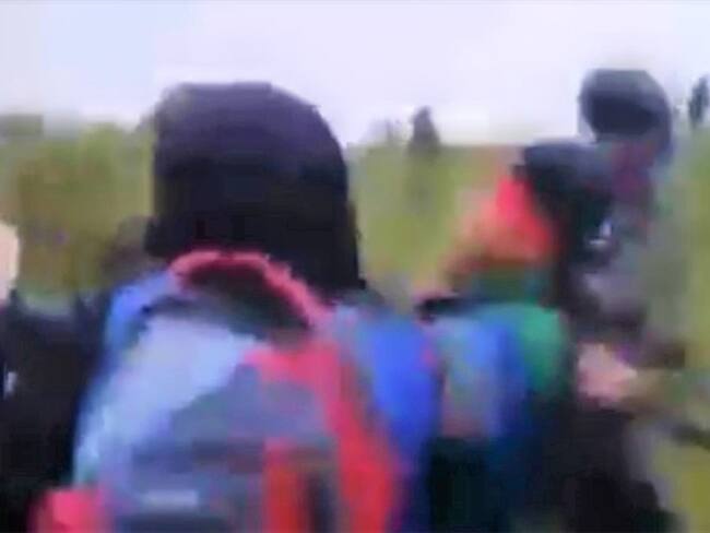 En videos quedaron registrados los choques entre los guardias indígenas y los uniformados . Foto: Cortesía