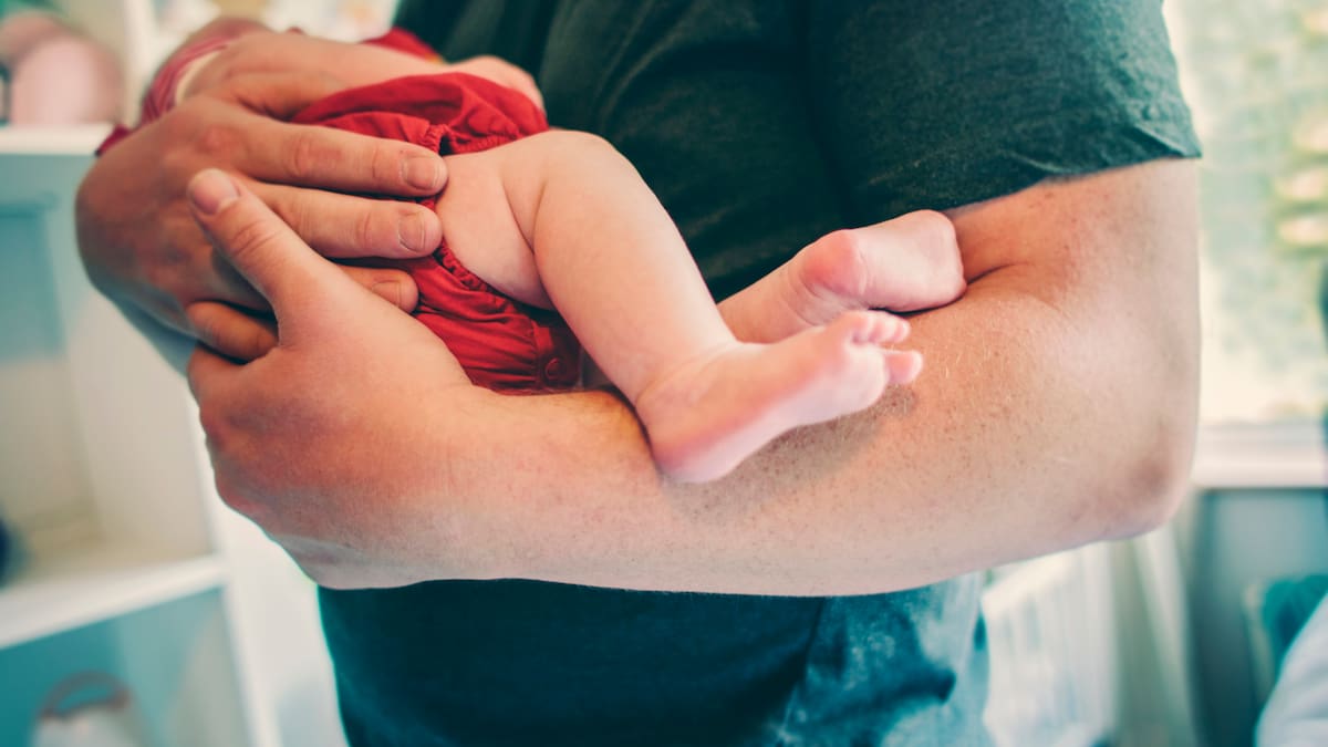 Licencia de paternidad en Colombia: ¿Cuánto tiempo dan y cómo deben pagarle esos días?