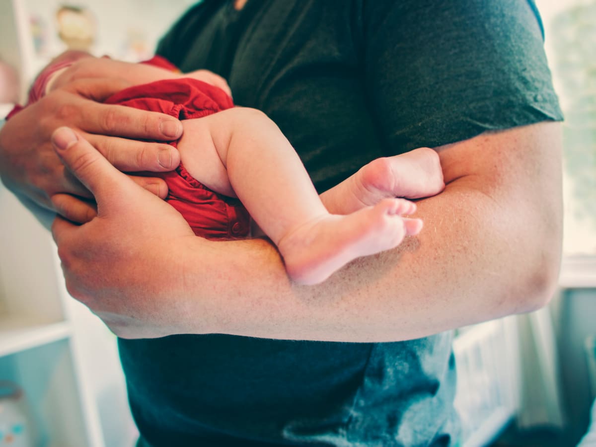 Licencia de paternidad en Colombia: ¿Cuánto tiempo dan y cómo deben pagarle esos días?