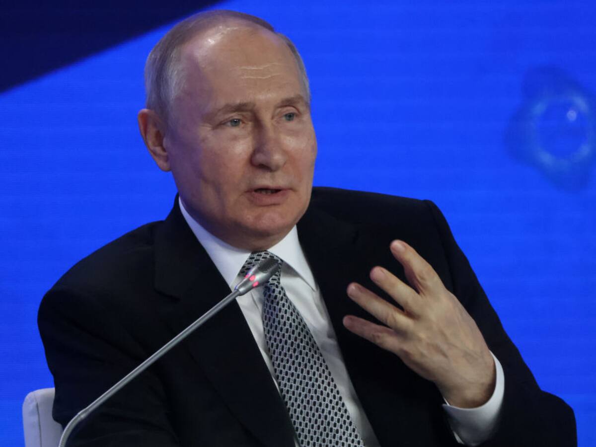Putin aseguró que la entrega de bombas de racimo a Ucrania es un delito
