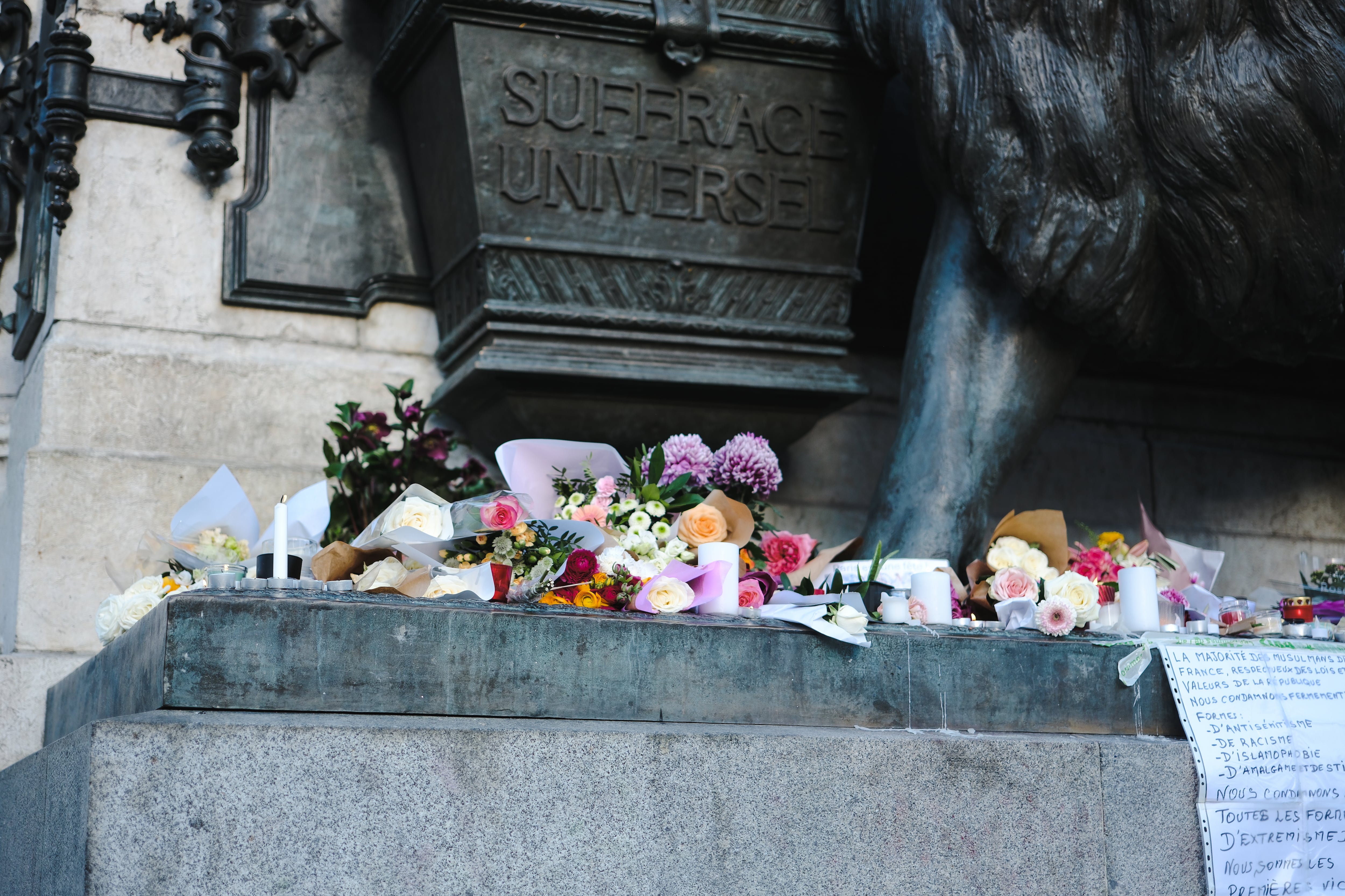 Homenaje a las victimas de los ataques del 13 de noviembre en París. Foto: Vincent Koebel/NurPhoto via Getty Images