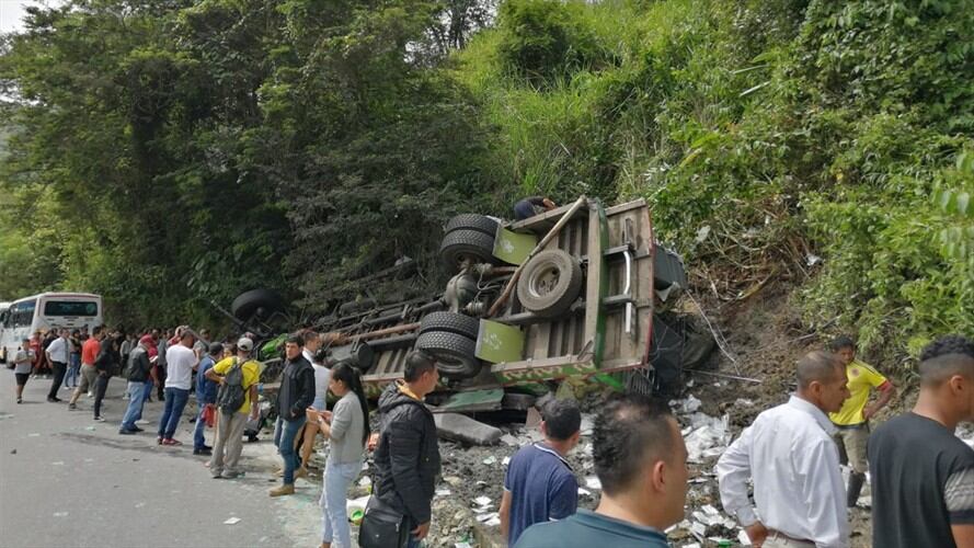 El vehículo había salido de la ciudad de Popayán y su destino era Tajumbina, municipio de La Cruz, Nariño. Foto: Bomberos Rosas