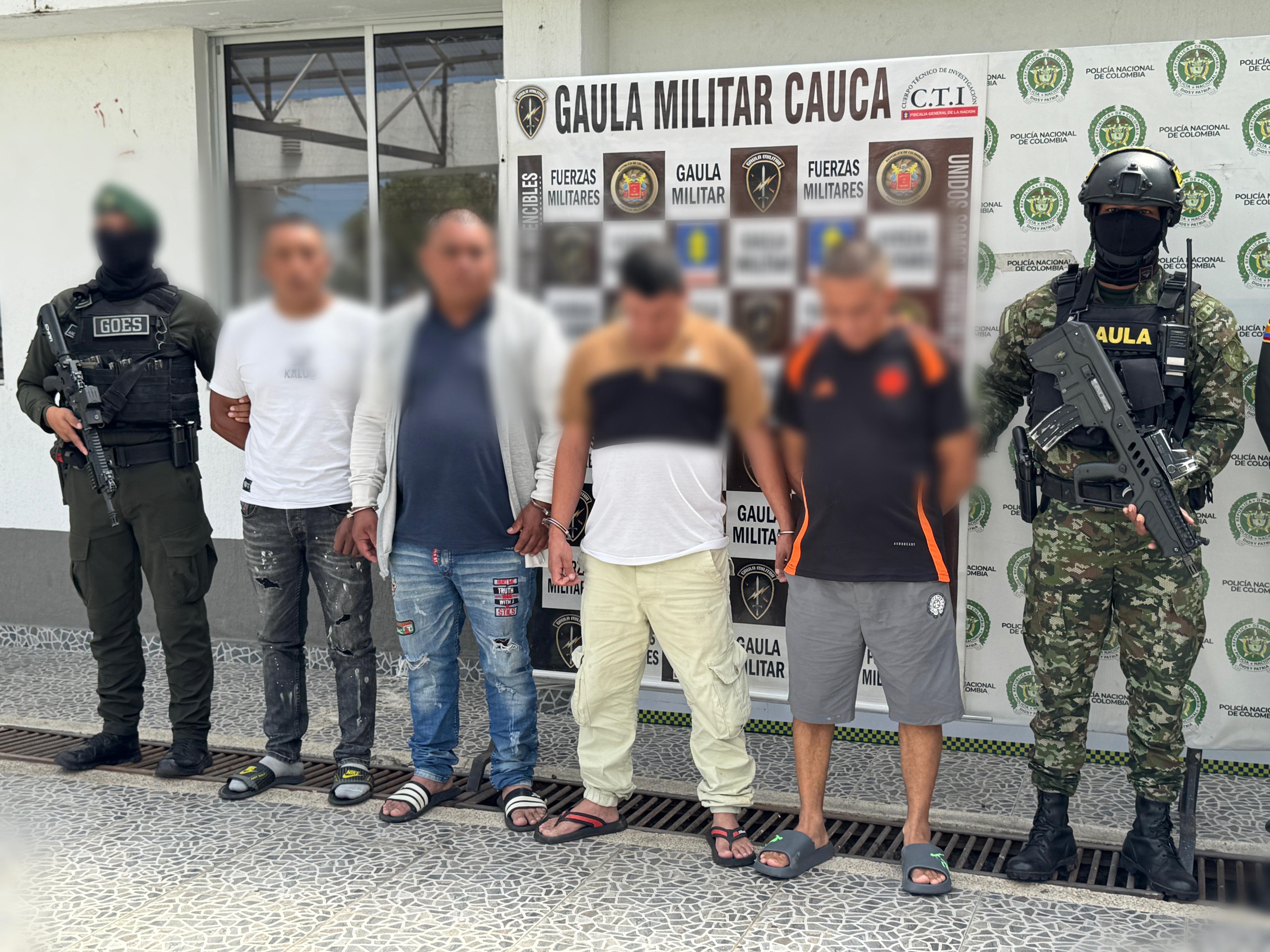 Los capturados quedaron a disposición de las autoridades competentes. Foto: Ejército Nacional.