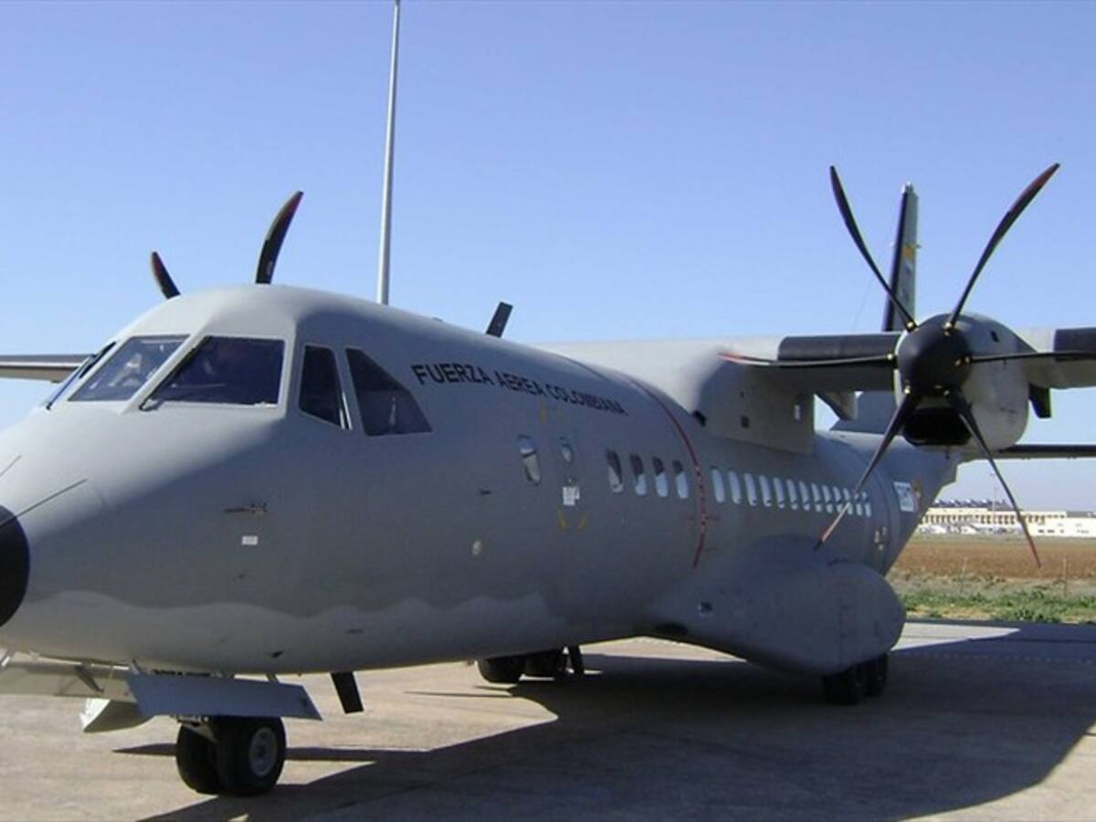 Aeronaves de la Fuerza Aérea son adaptadas para trasladar pacientes con COVID-19