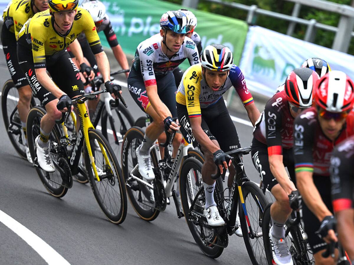 Egan Bernal y Santiago Buitrago siguen en el top 10 en la Vuelta a España tras la etapa 3