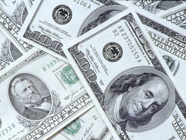 El dólar inició la semana sobre los $3.900. Foto: Getty Images/ Alan Schein Photography