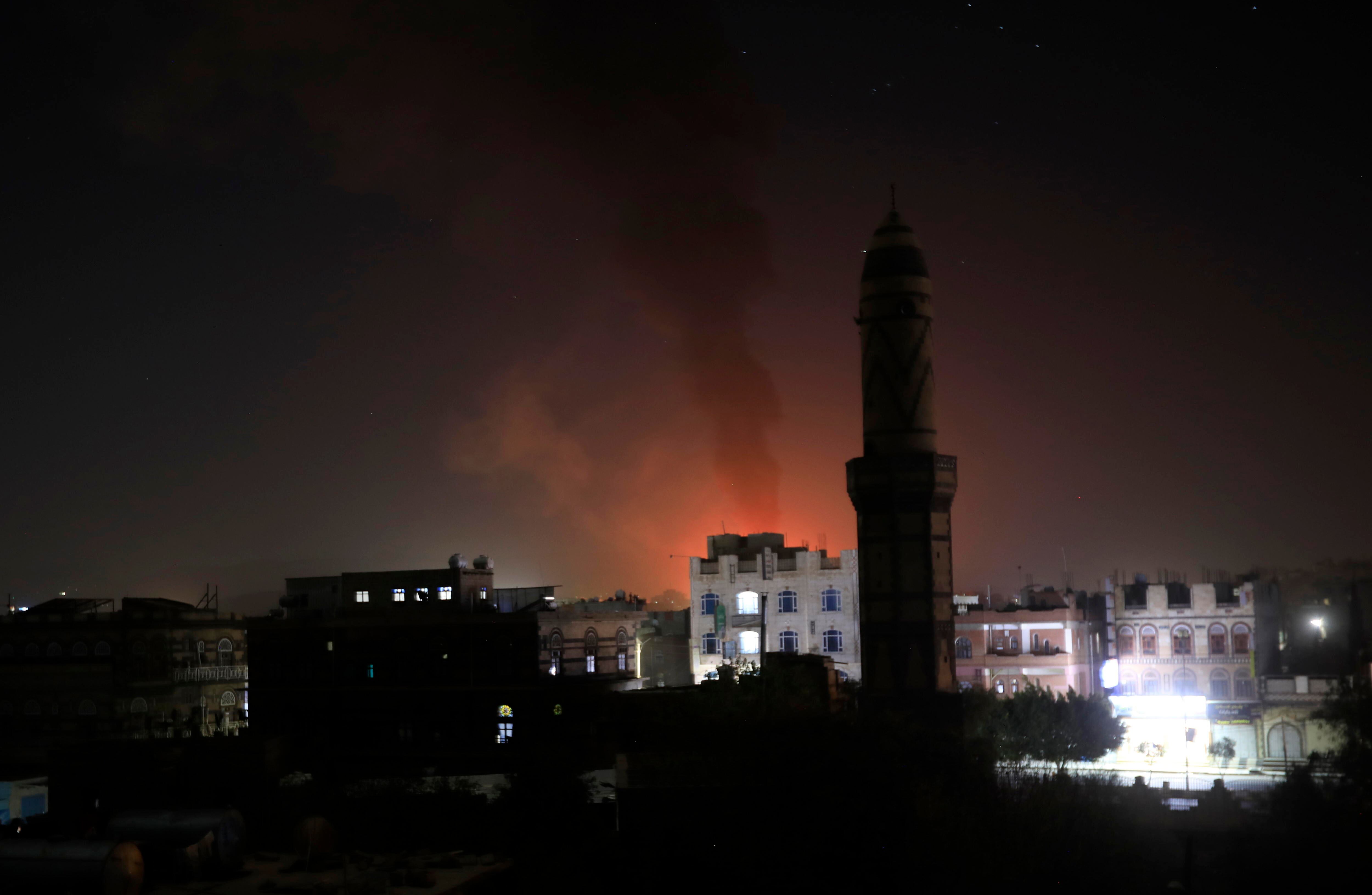 Sana'a (Yemen), 24/02/2024.- Smokes rise from a Houthi position following US and UK strikes in Sana'a, Yemen, 24 February 2024. The US and Britain conducted new strikes against Yemen's Houthi positions in the capital Sana'a in response to increased Houthi attacks on shipping in the Red Sea and the Gulf of Aden, Houthis-run al-Masirah TV reported. The US-led coalition continues to strike Houthi targets in Yemen as it seeks to degrade the Houthis' abilities to attack commercial shipping vessels amid high tensions in the Middle East. In light of increased maritime security threats, the US designation of the Houthis as a 'Specially Designated Global Terrorist Group' went into effect on 16 February. (Terrorista, Reino Unido) EFE/EPA/YAHYA ARHAB