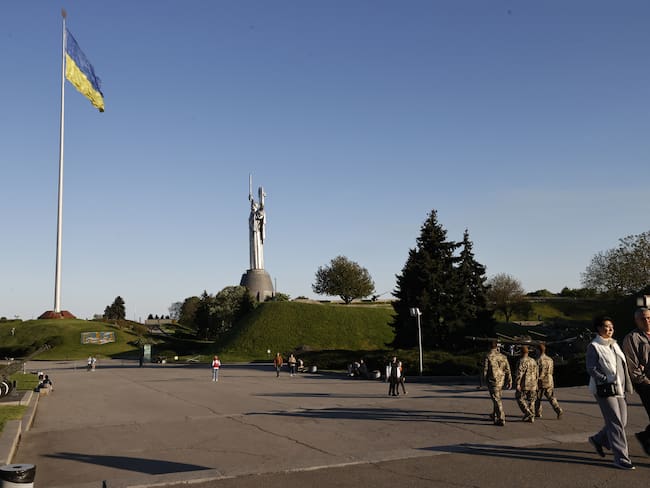 KYIV, UKRAINE - MAY 09: A view of the Ukrainian State Museum of the Great Patriotic War as people visit on the occasion of 77th anniversary of the Victory Day in Kyiv, Ukraine on May 09, 2022. (Photo by Dogukan Keskinkilic/Anadolu Agency via Getty Images)
