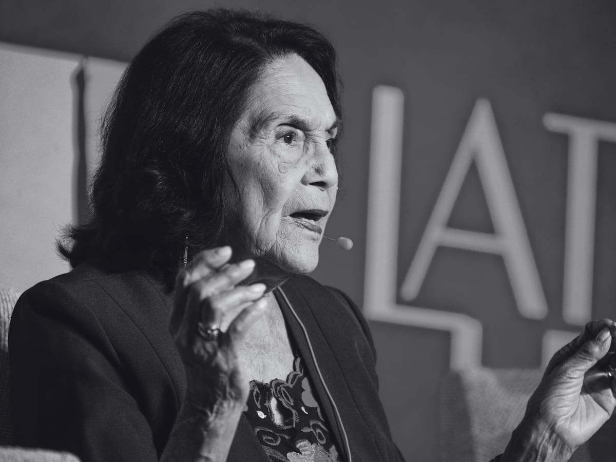 Murió a los 96 años Dolores Huerta, pionera latina del movimiento campesino en EE.UU.